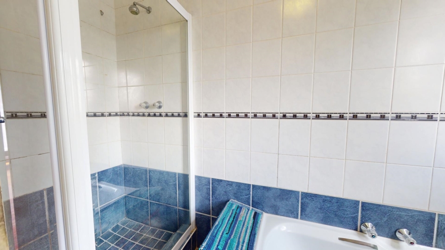 5 Bedroom Property for Sale in Mooivallei Park North West